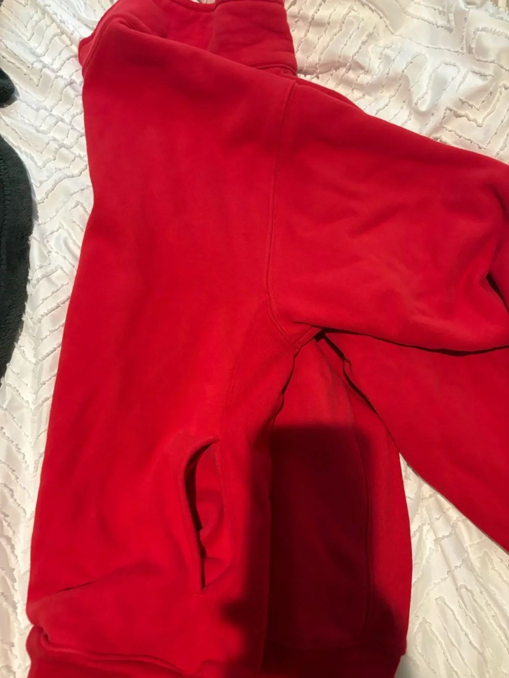 Aritzia bright red